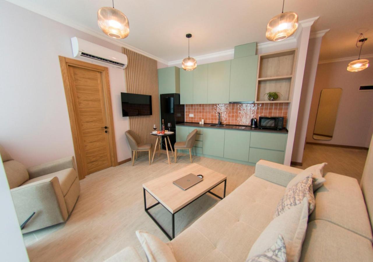 Season Suite Apart-Hotel Batumi Kültér fotó