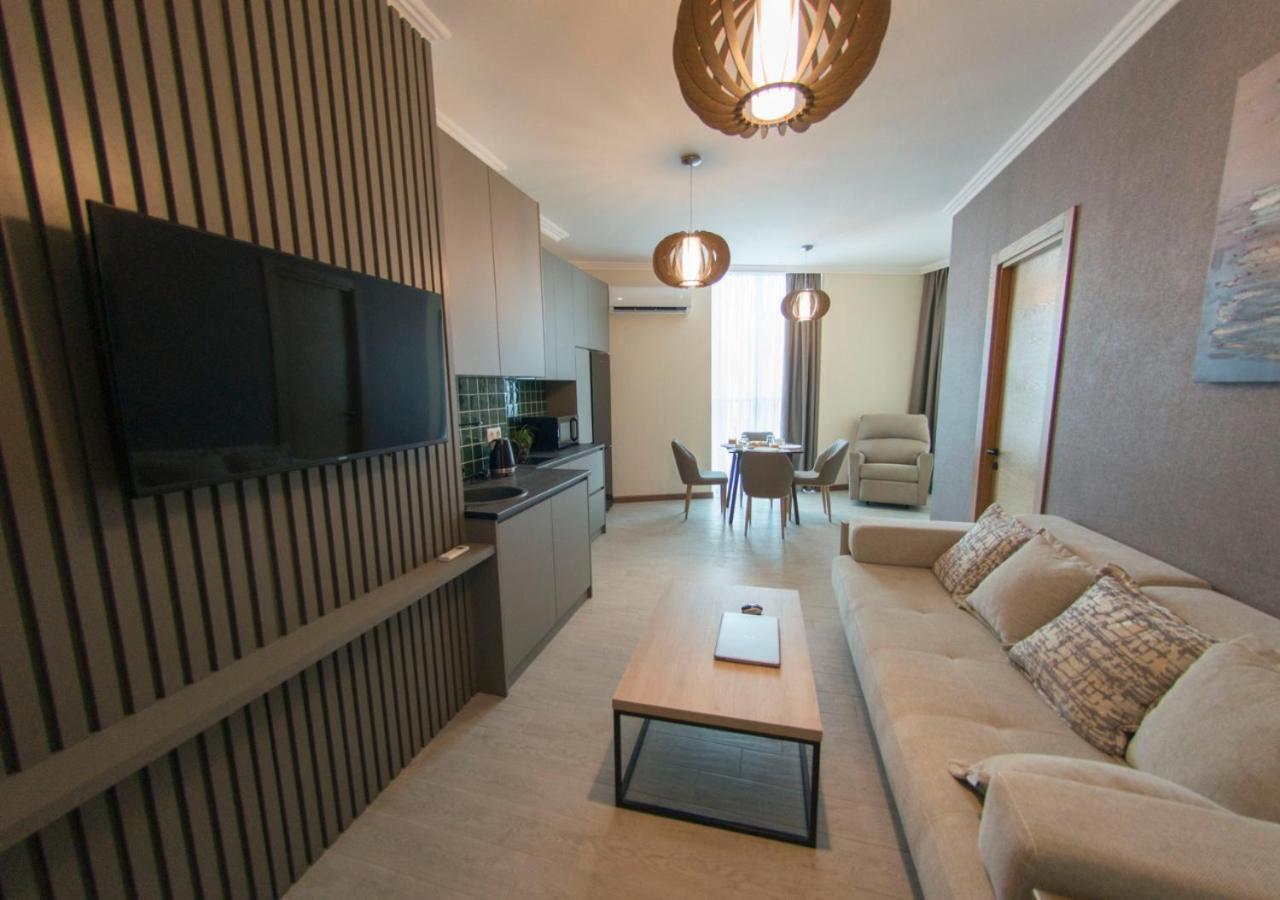 Season Suite Apart-Hotel Batumi Kültér fotó
