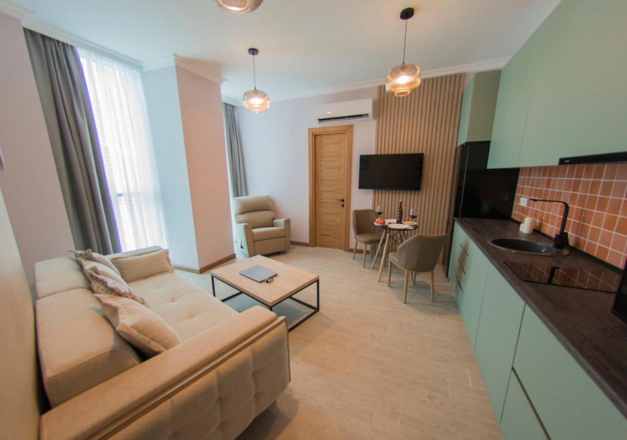 Season Suite Apart-Hotel Batumi Kültér fotó