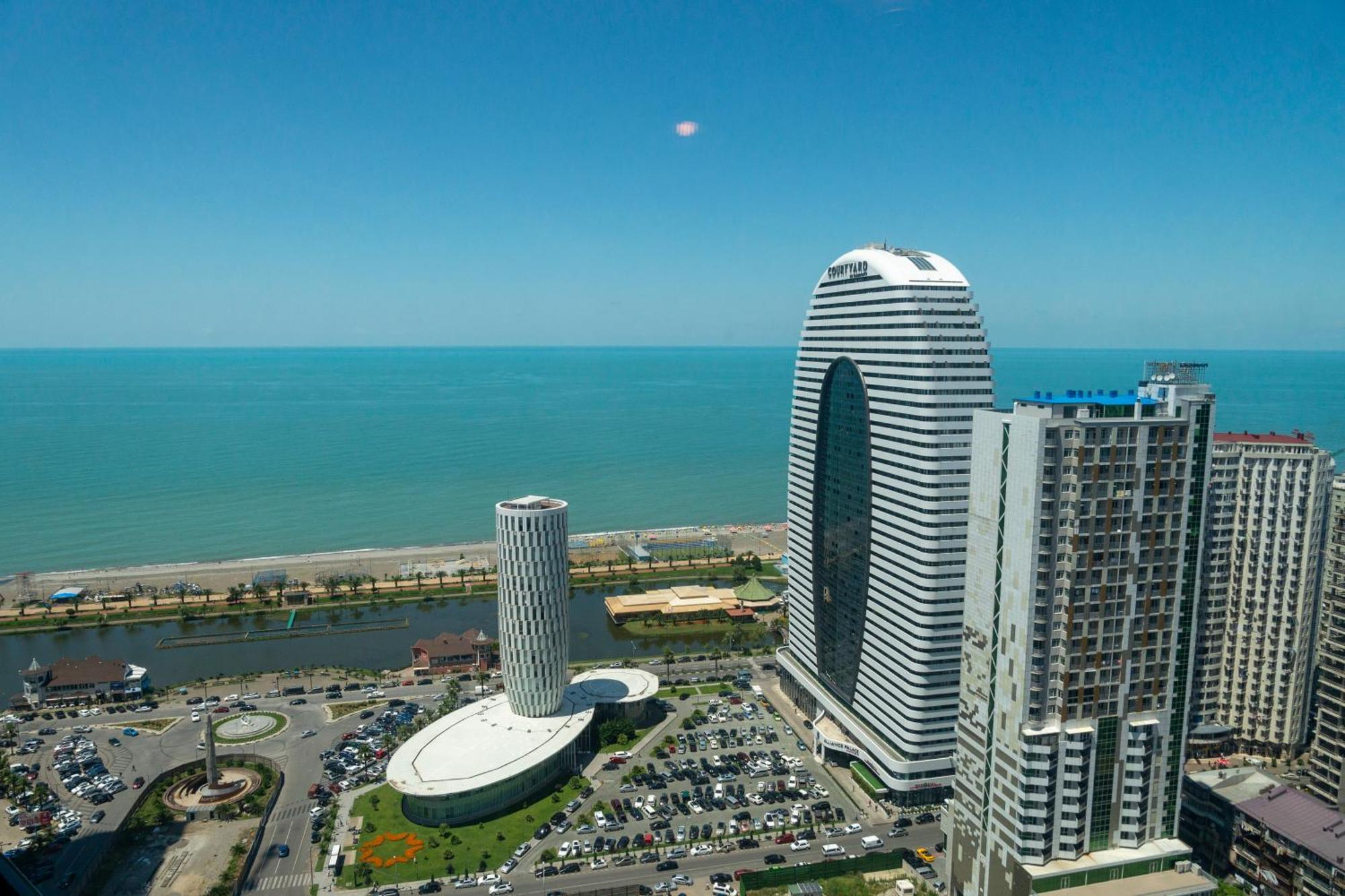 Season Suite Apart-Hotel Batumi Kültér fotó